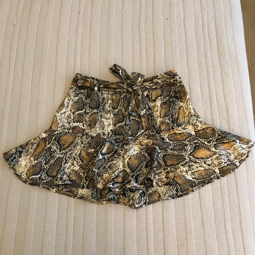 Zara copper and black snake shorts, Size M.